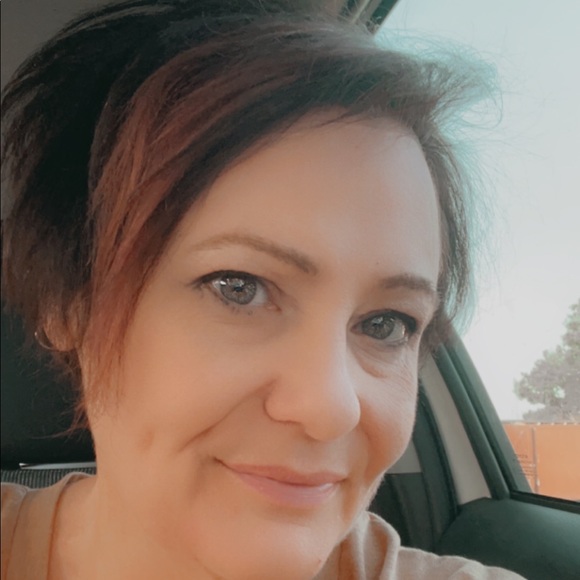 Meet your Posher, Michelle - Picture 2 of 3